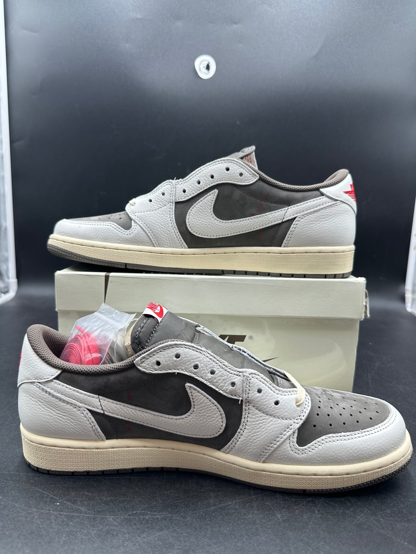 Jordan 1 low Travis Scott reverse mocha