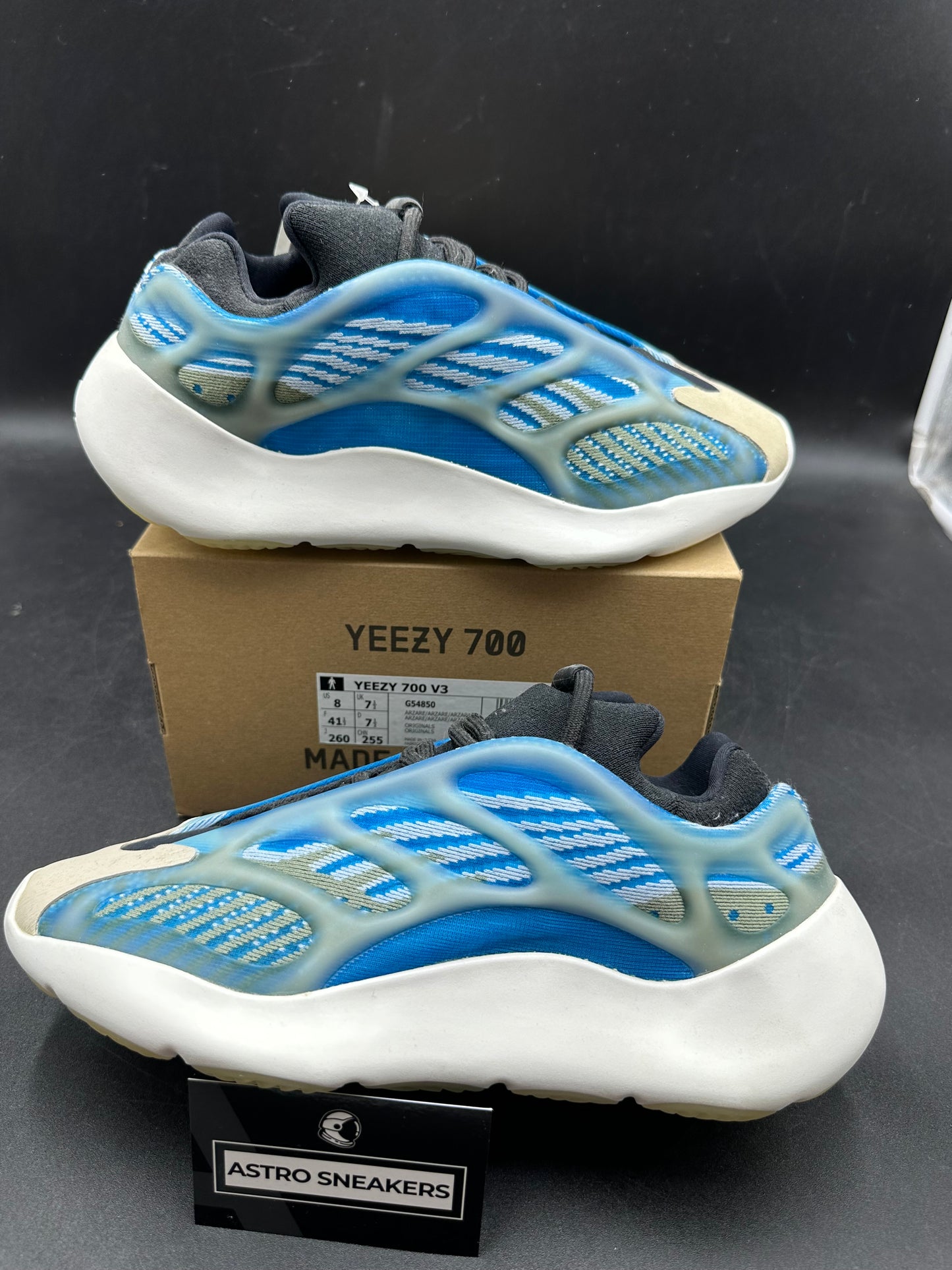 Yeezy 700 Azareth