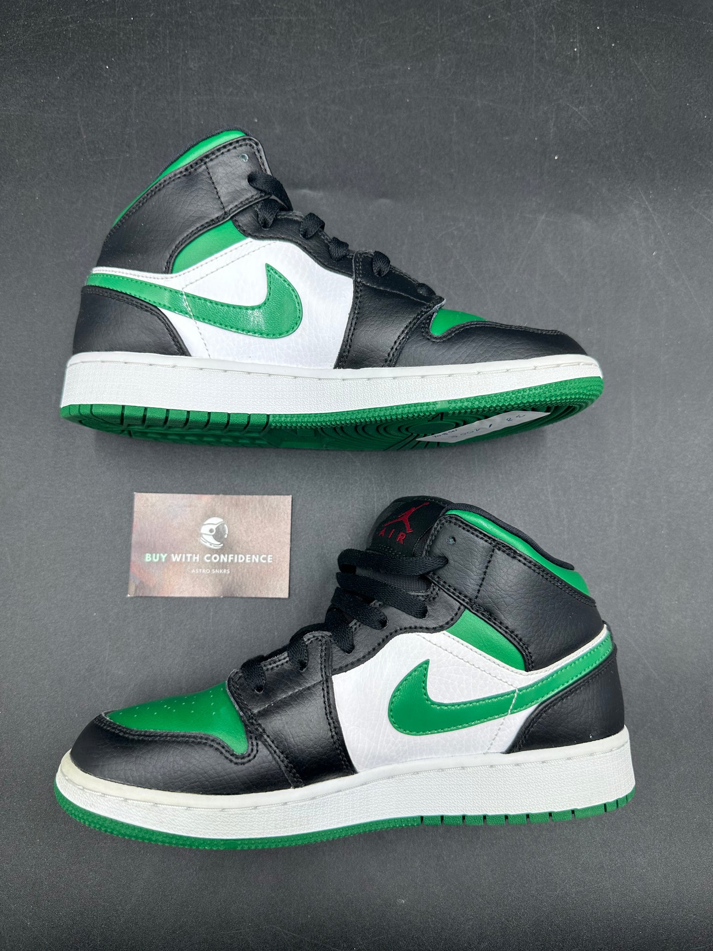 Jordan 1 mid green toe