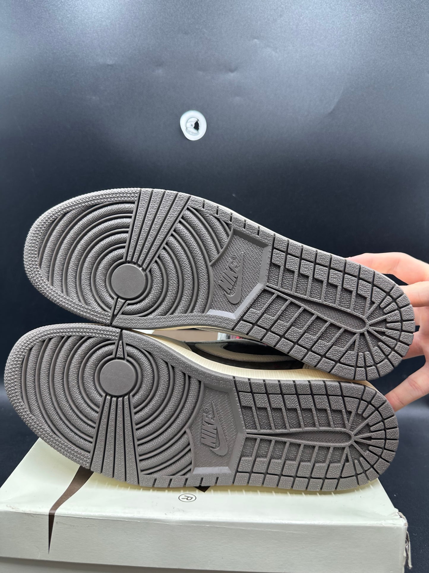 Jordan 1 low Travis Scott reverse mocha
