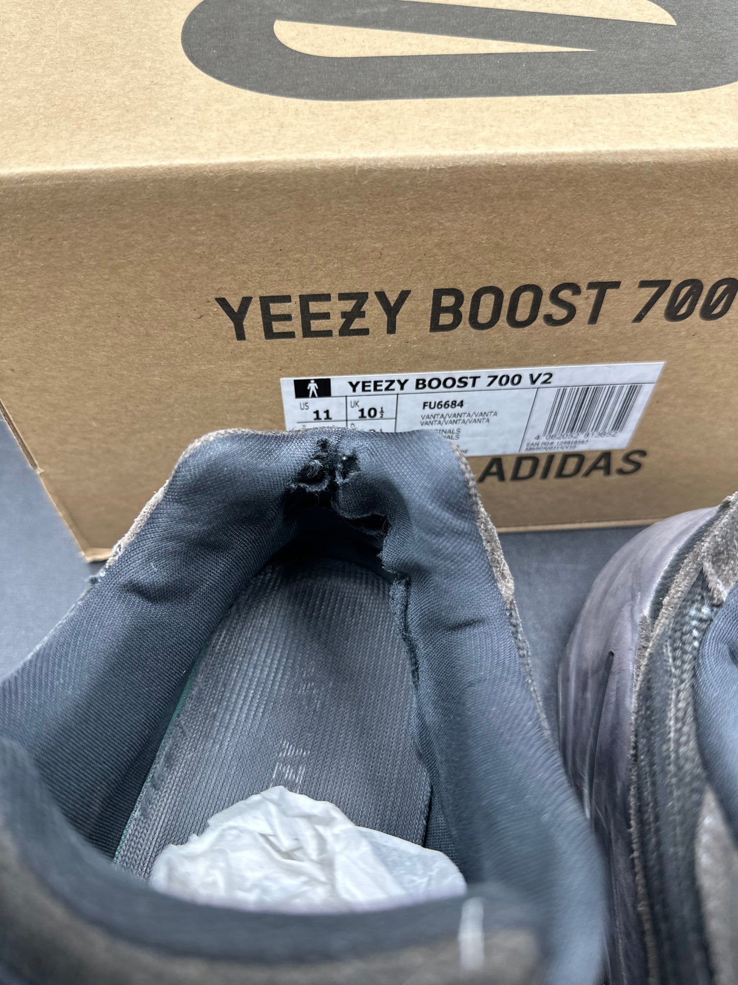 Yeezy 700 venta