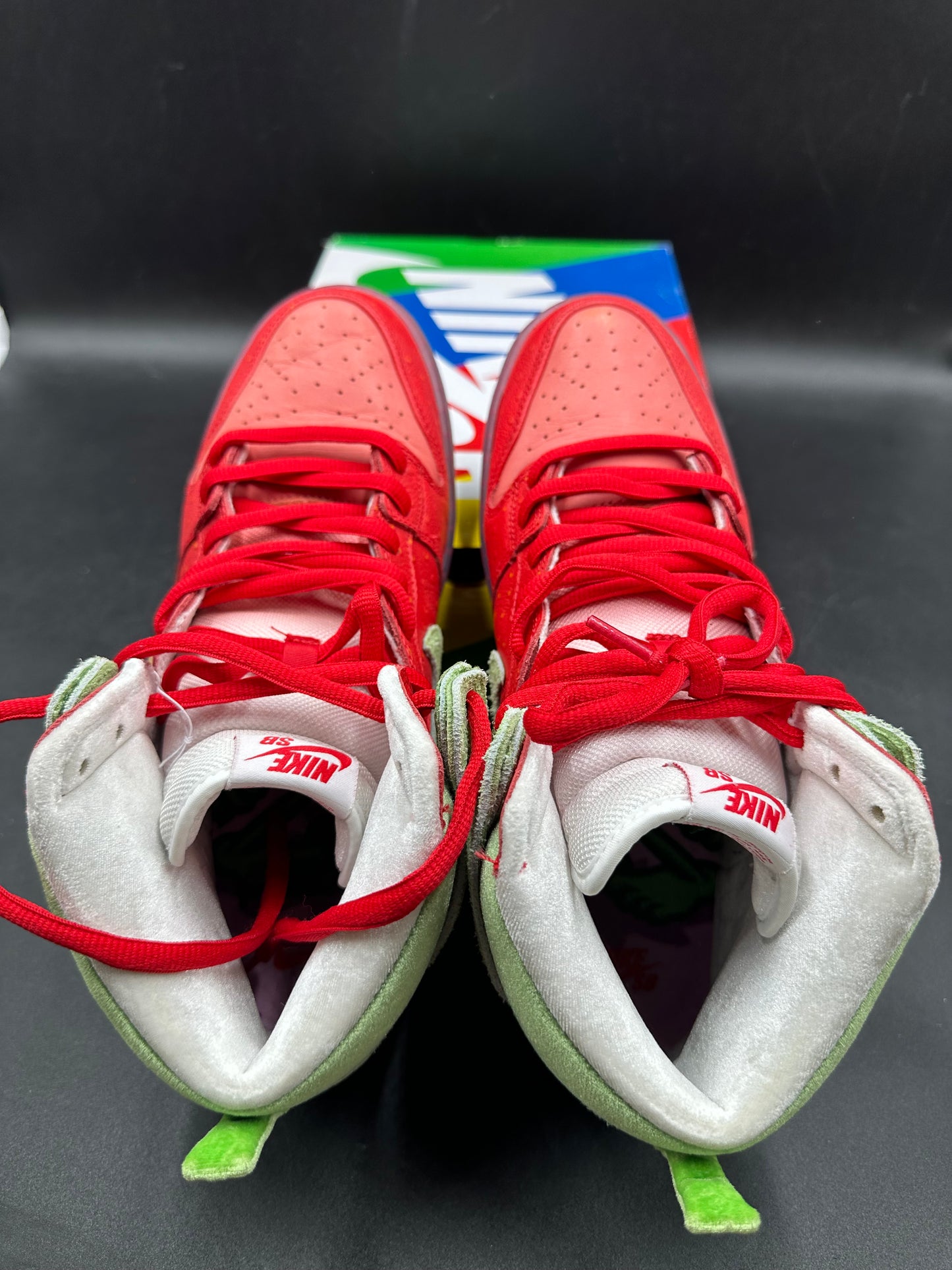 Dunk High SB Strawberry