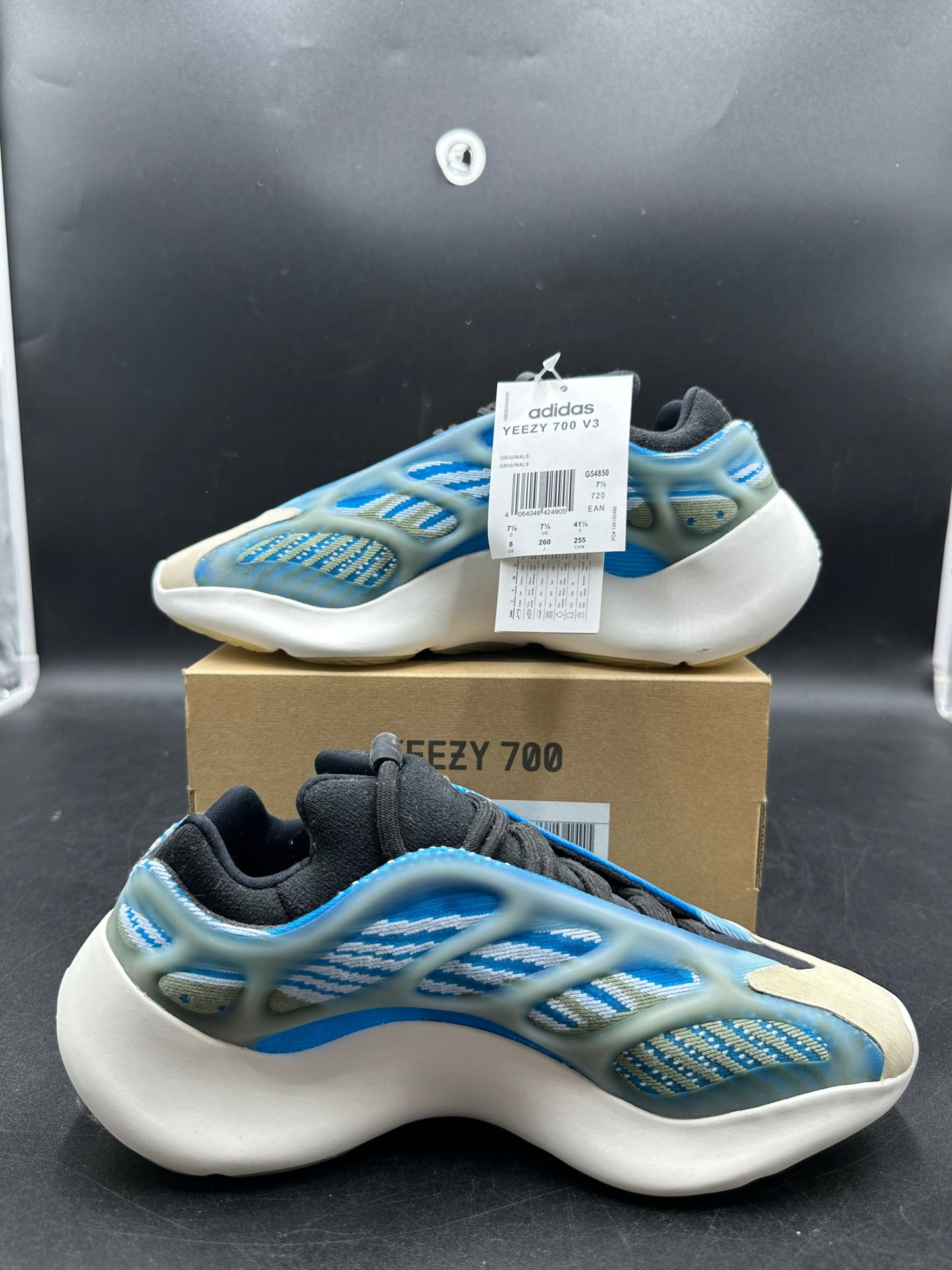 Yeezy 700 Azareth