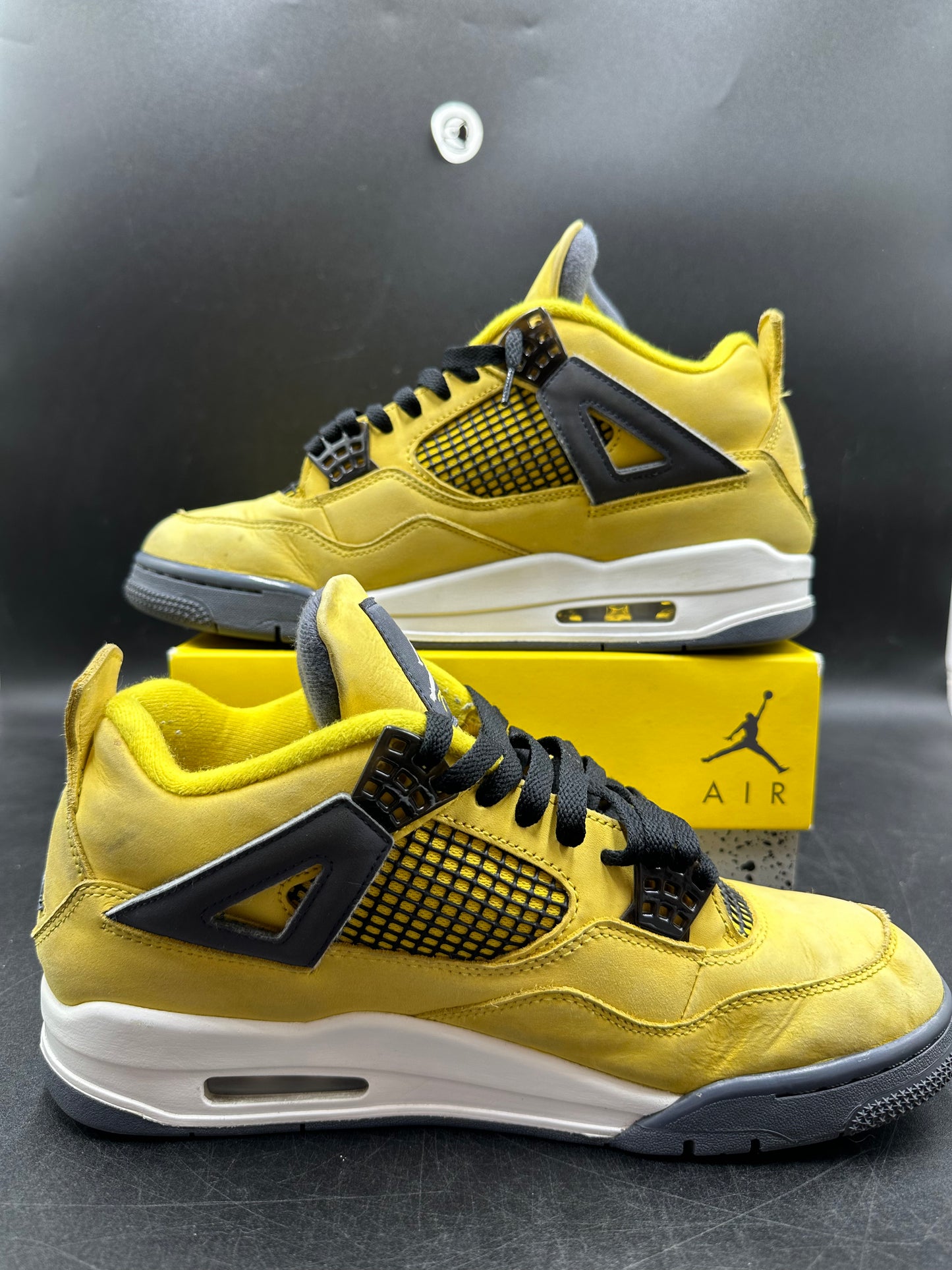 Jordan 4 Lightning