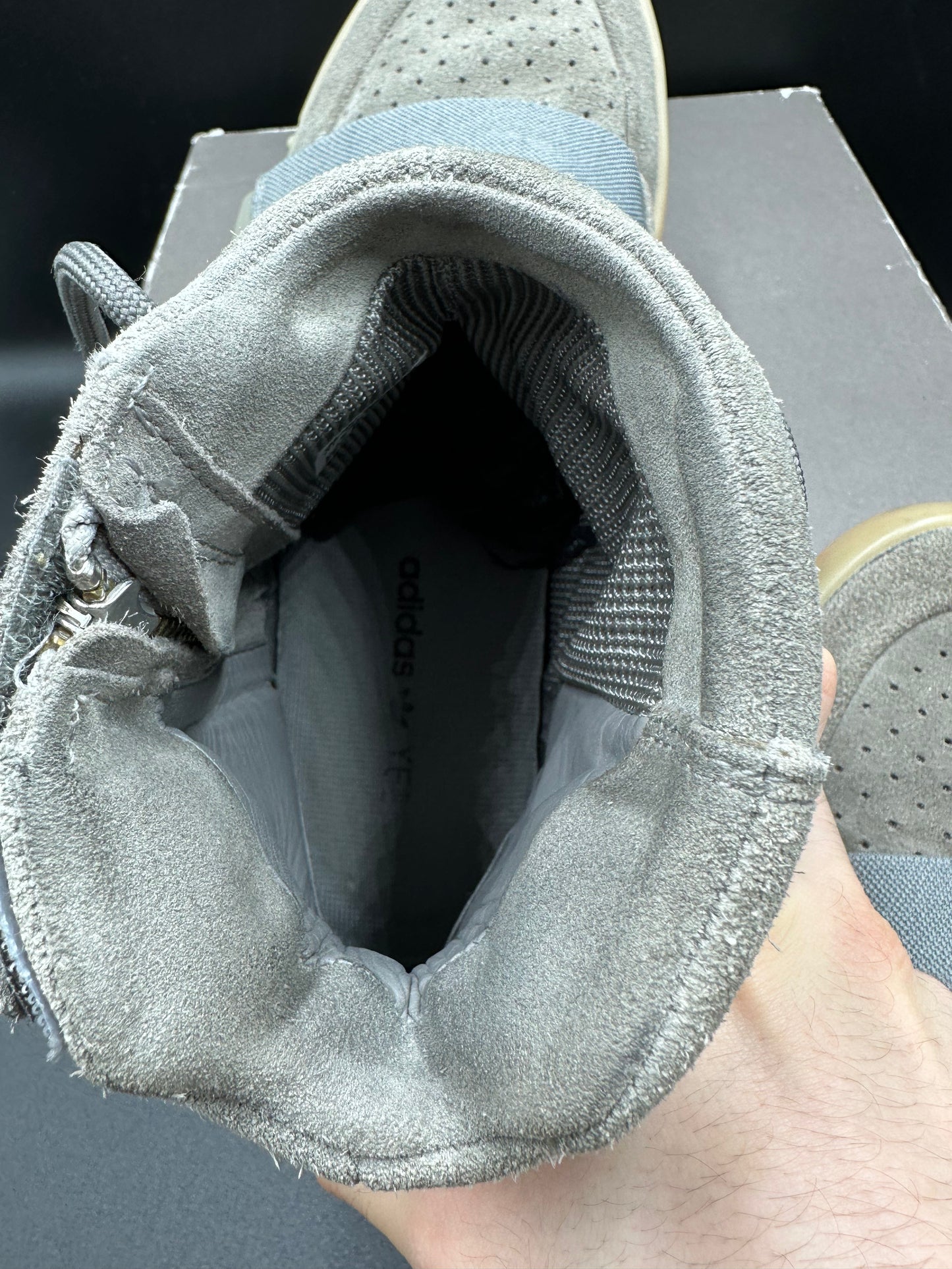 Yeezy 750 Light gray GLID