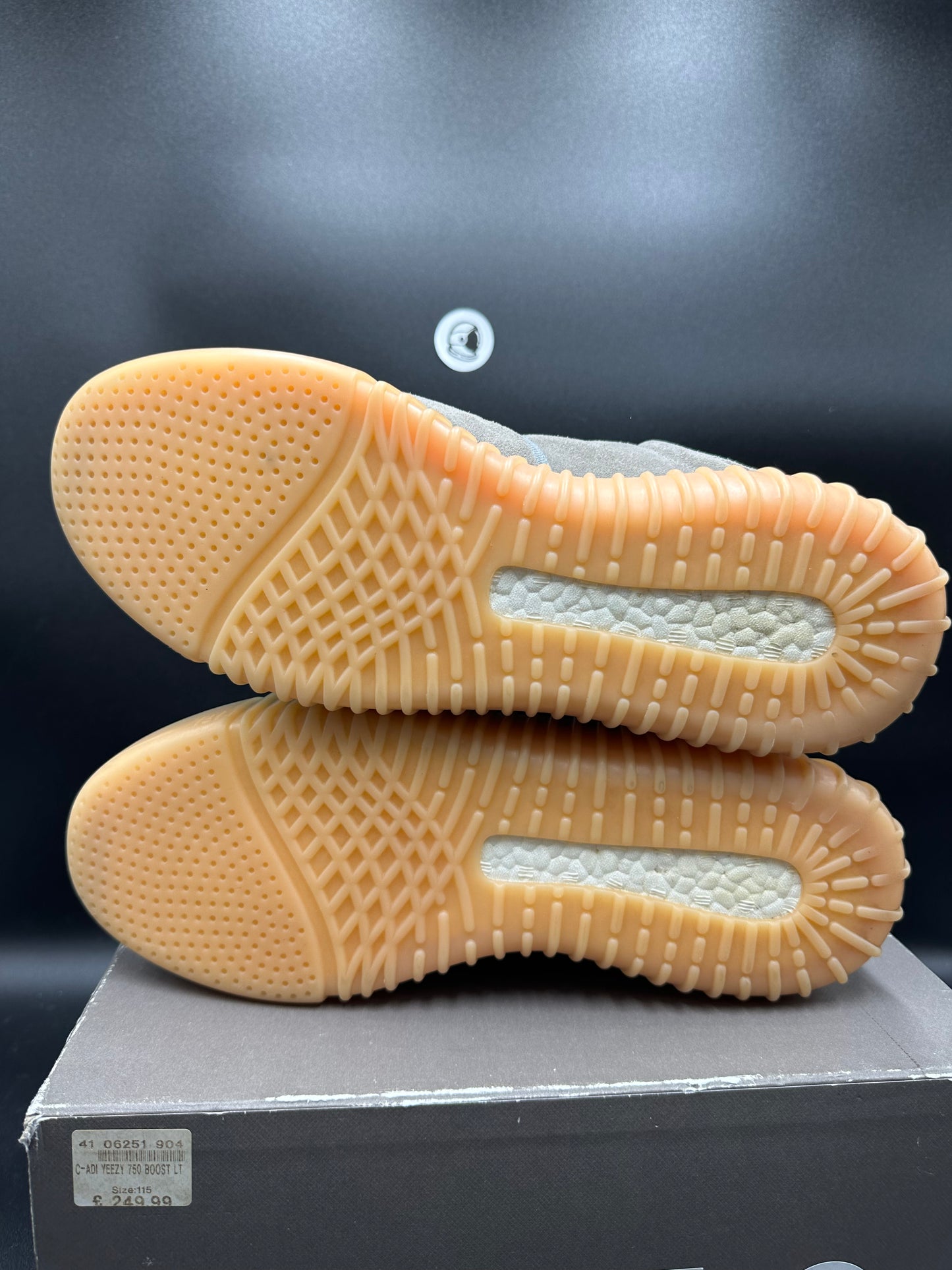 Yeezy 750 Light gray GLID