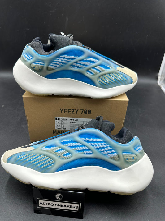 Yeezy 700 Azareth