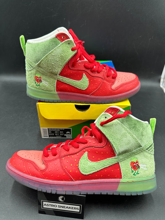 Dunk High SB Strawberry